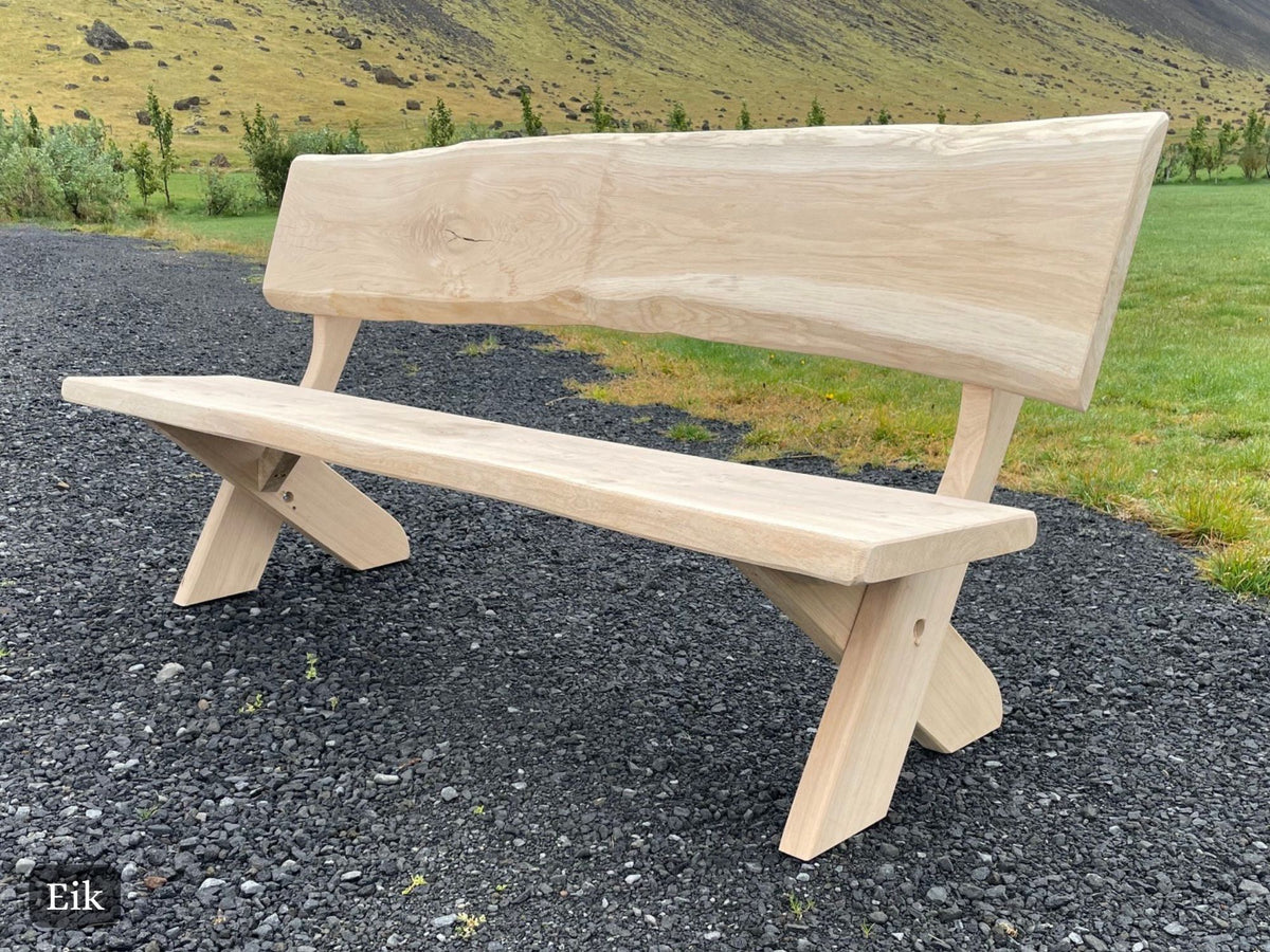 Glúmur – garðbekkur úr ljósri eik | Útihúsgögn.is