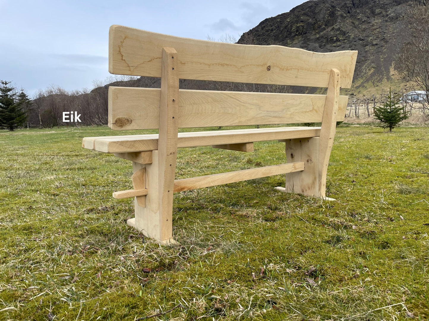 Glúmur garðbekkur með Gaflfótum – Klassísk hönnun, 160 cm
