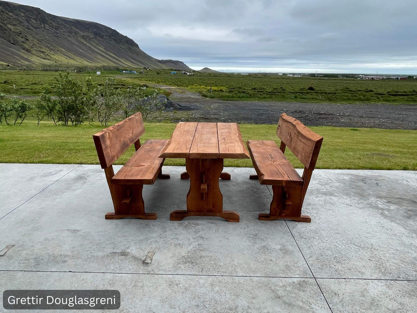 Grettir garðsett úr Douglas harðviði – handsmíðað og sterkt fyrir garð og sumarhús