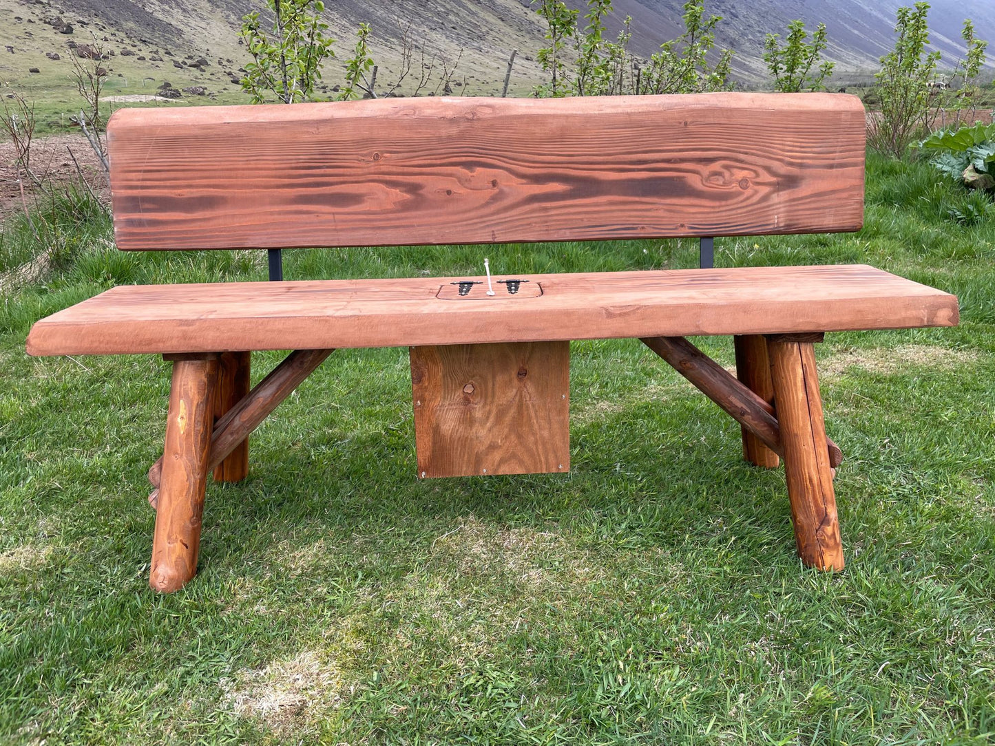 Egill-Ölver Rúnfætur – Garðbekkur með ölgeymslu – 160 cm