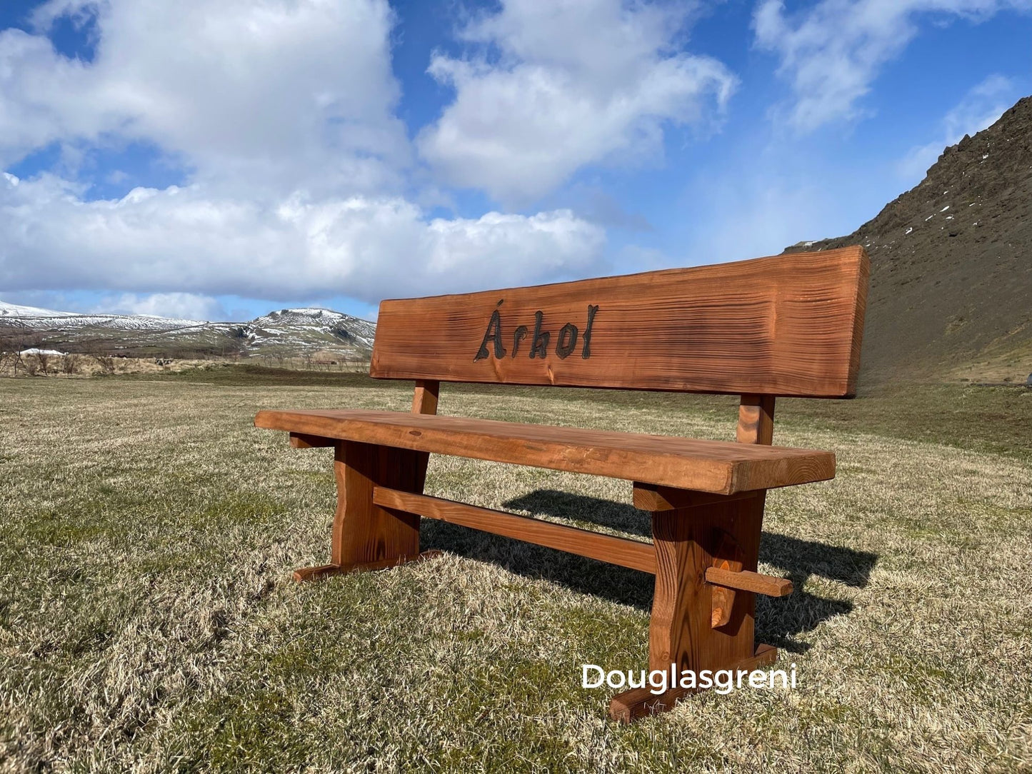 Glúmur garðbekkur með Gaflfótum – Klassísk hönnun, 160 cm
