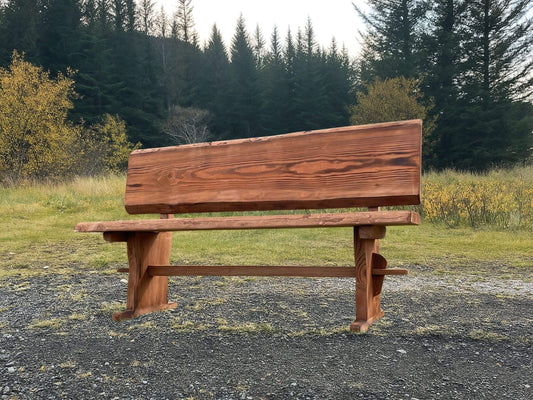 Freyr garðbekkur úr Douglasgreni með gafl-fótum, sterkur og fallegur útibekkur handsmíðaður í Danmörku.