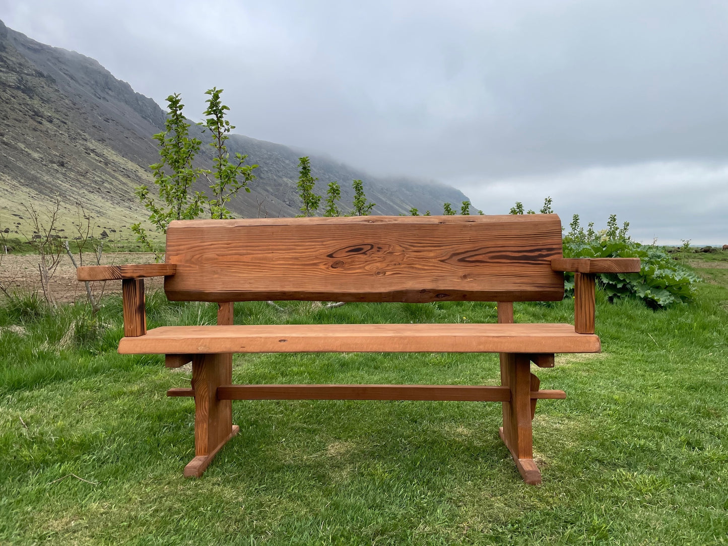 Kveld-Úlfur með örmum og gaflfætur – 160cm