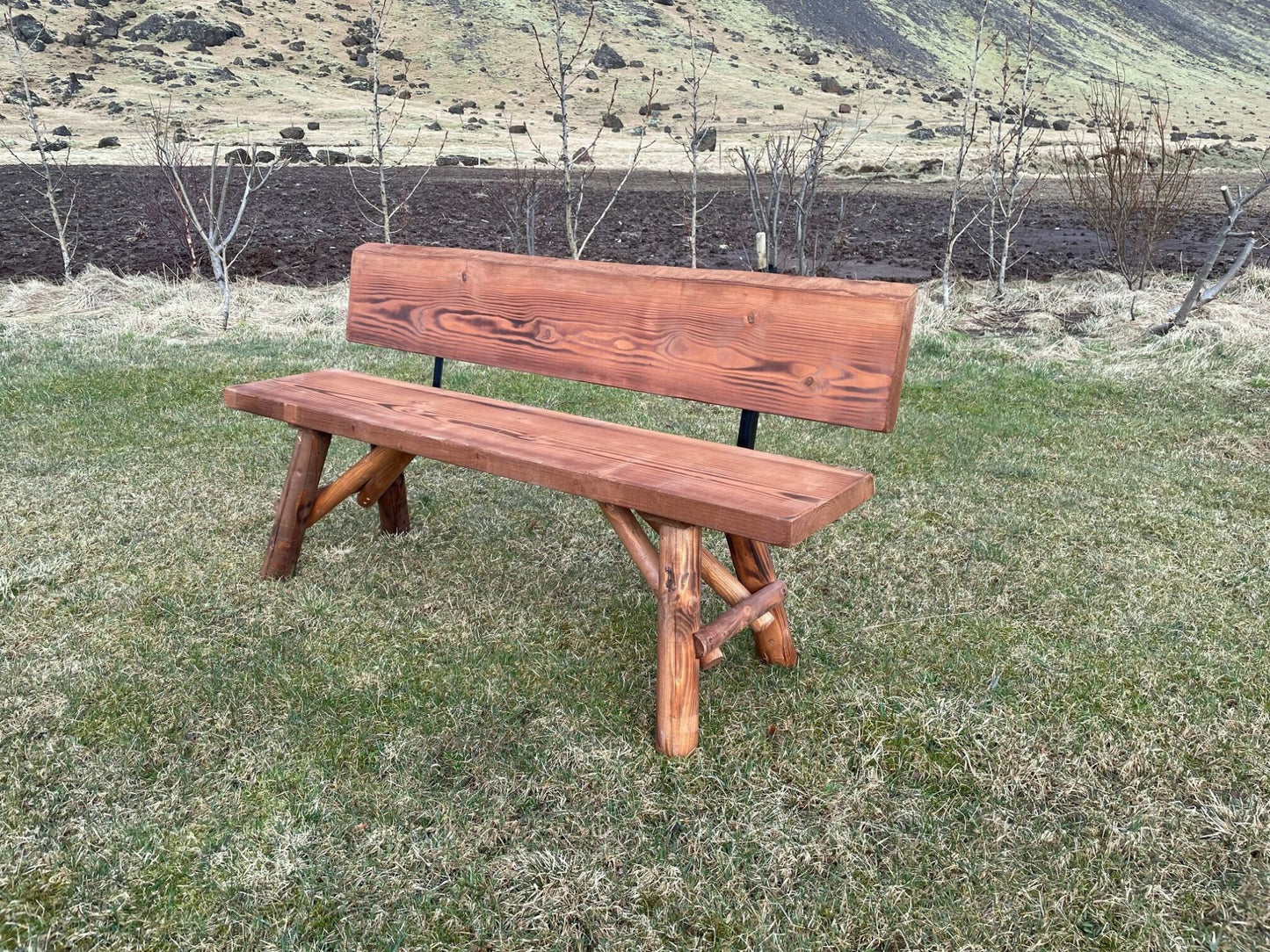Glúmur garðbekkur með Rúnuðum fótum – Klassísk hönnun, 160 cm
