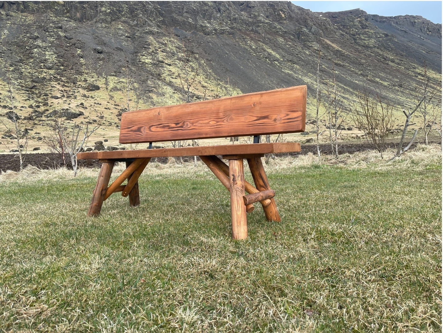 Glúmur garðbekkur með Rúnuðum fótum – Klassísk hönnun, 160 cm