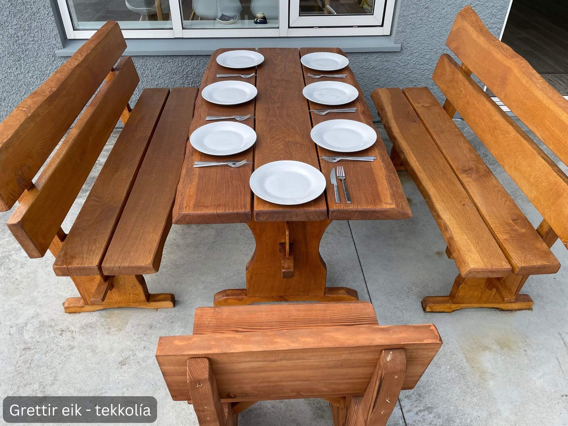 Útihúsgagnasett úr eik – Grettir borð og bekkir sem endast árum saman án innigeymslu