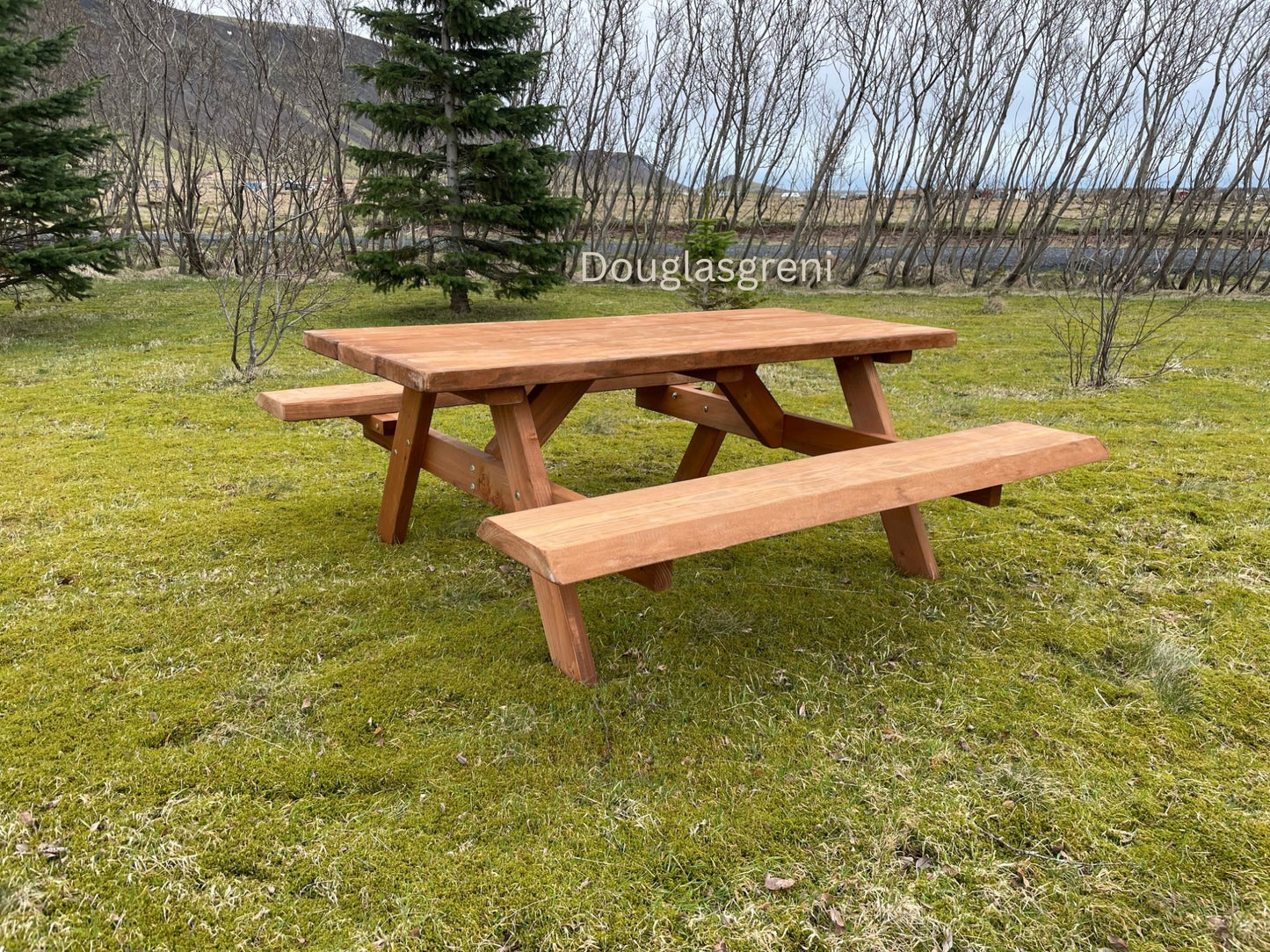 Höskuldur – borðbekkur úr harðviði – 175 cm